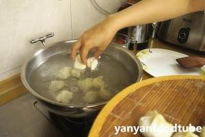 养生食补黄瓜虾仁水饺的做法