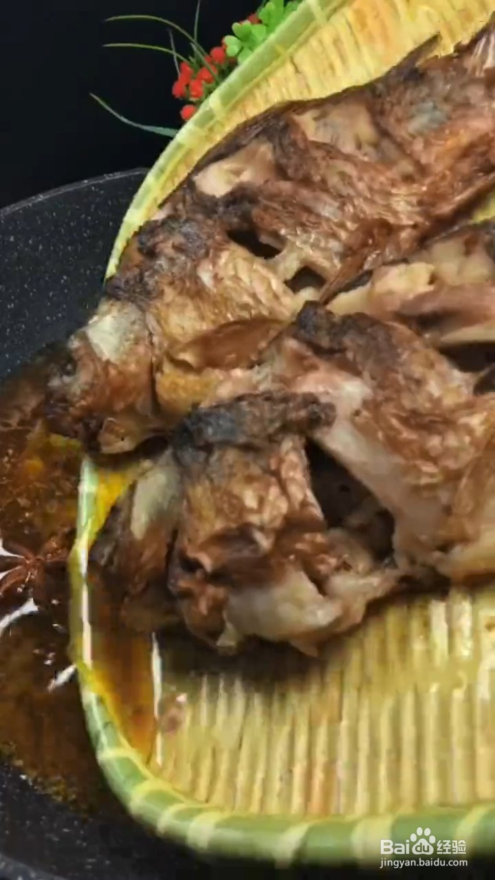 超级无敌好吃下饭的酱焖鲫鱼要怎样做
