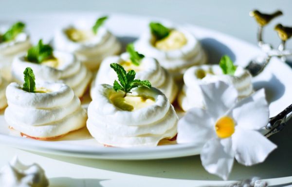 柠檬奶油卡仕达蛋白酥杯