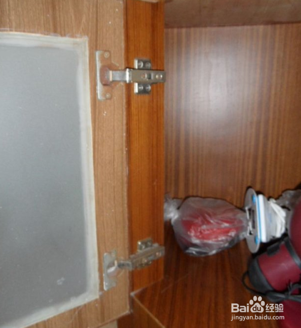 柜子螺丝孔孔眼烂了怎么修复