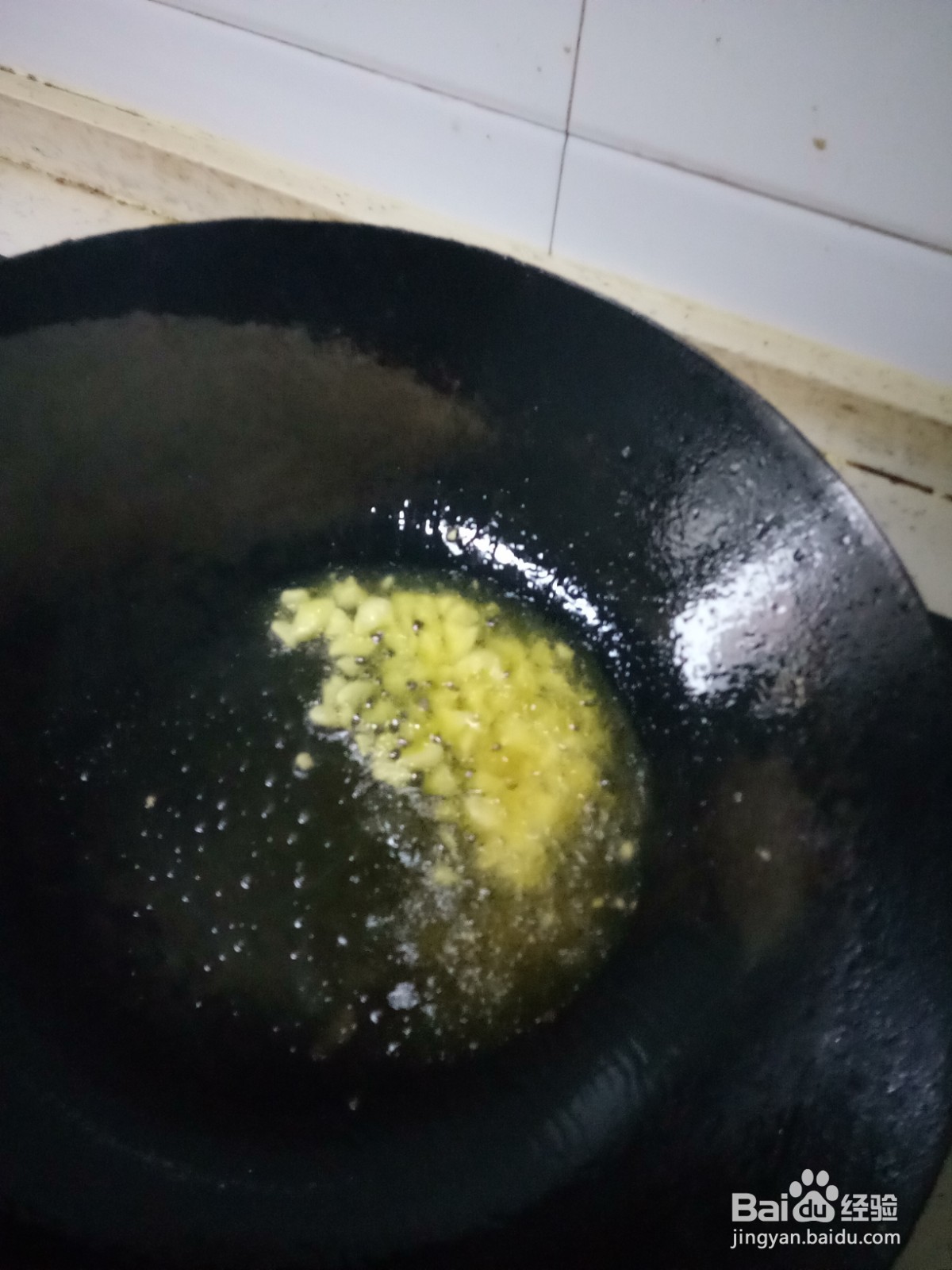 西红柿炒土豆火腿肠