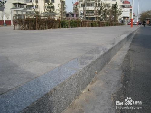 车子这样驾驶有隐患