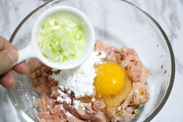 干炸丸子#金龙鱼外婆乡小榨菜子油 我要上春碗#