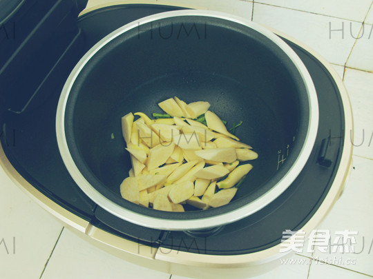 油焖茭白笋的做法