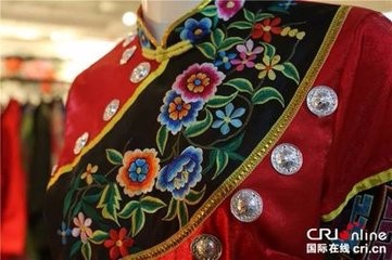 为什么苗绣被称为“穿在身上的史书”?