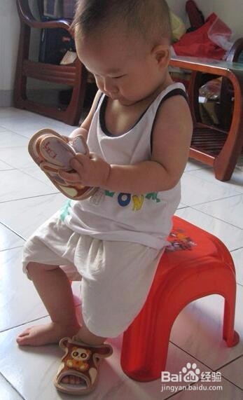 给宝宝选鞋子的标准?