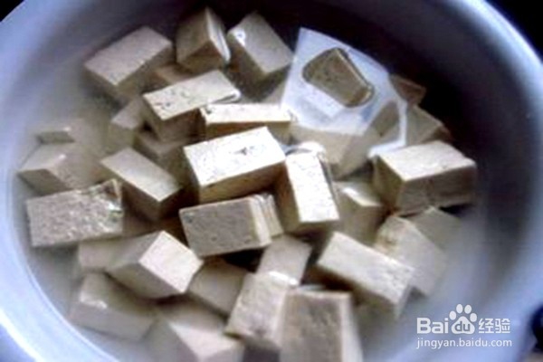 炒菜时怎样加水？