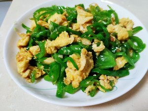 超级好吃的青椒炒鸡蛋