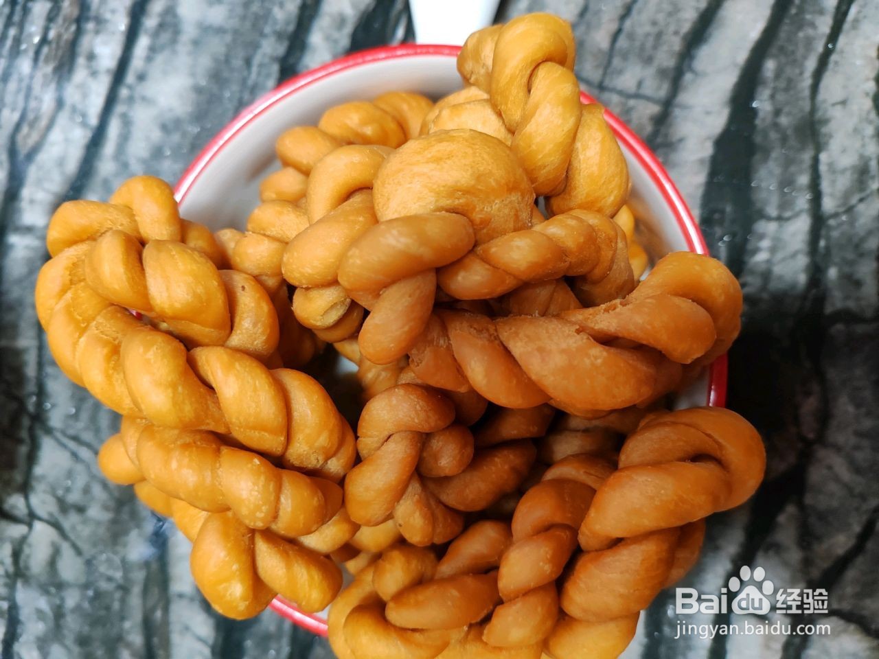 红烧肉烧麻花的做法