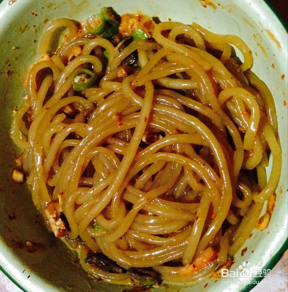 怎样做凉拌杭椒土豆粉呢？