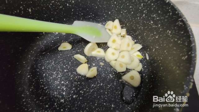 蚝油包菜花生米