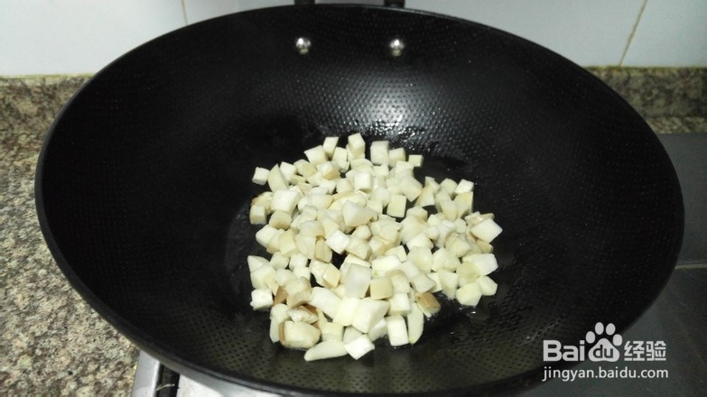 杏鲍菇豌豆炒辣椒的做法