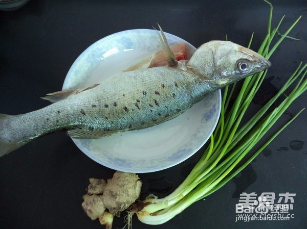 清蒸鲈鱼的做法
