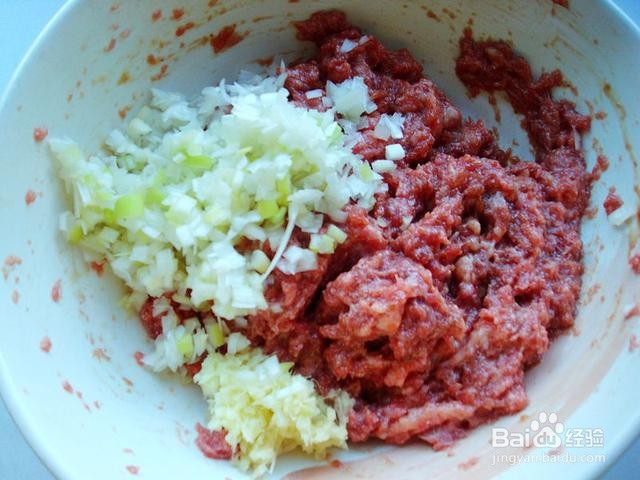 牛肉馅饺子怎么调馅不腥不柴