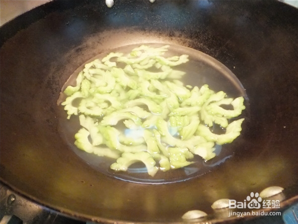 清热去火——苦瓜炒肉片做法