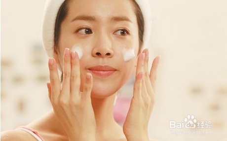 怎样将一个黑一点皮肤的人变成一个白一点的人