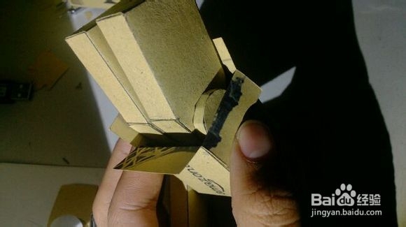 如何制作纸盒人送给心爱的人