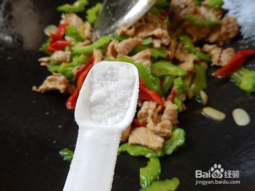 夏天里的祛火小炒：苦瓜炒瘦肉