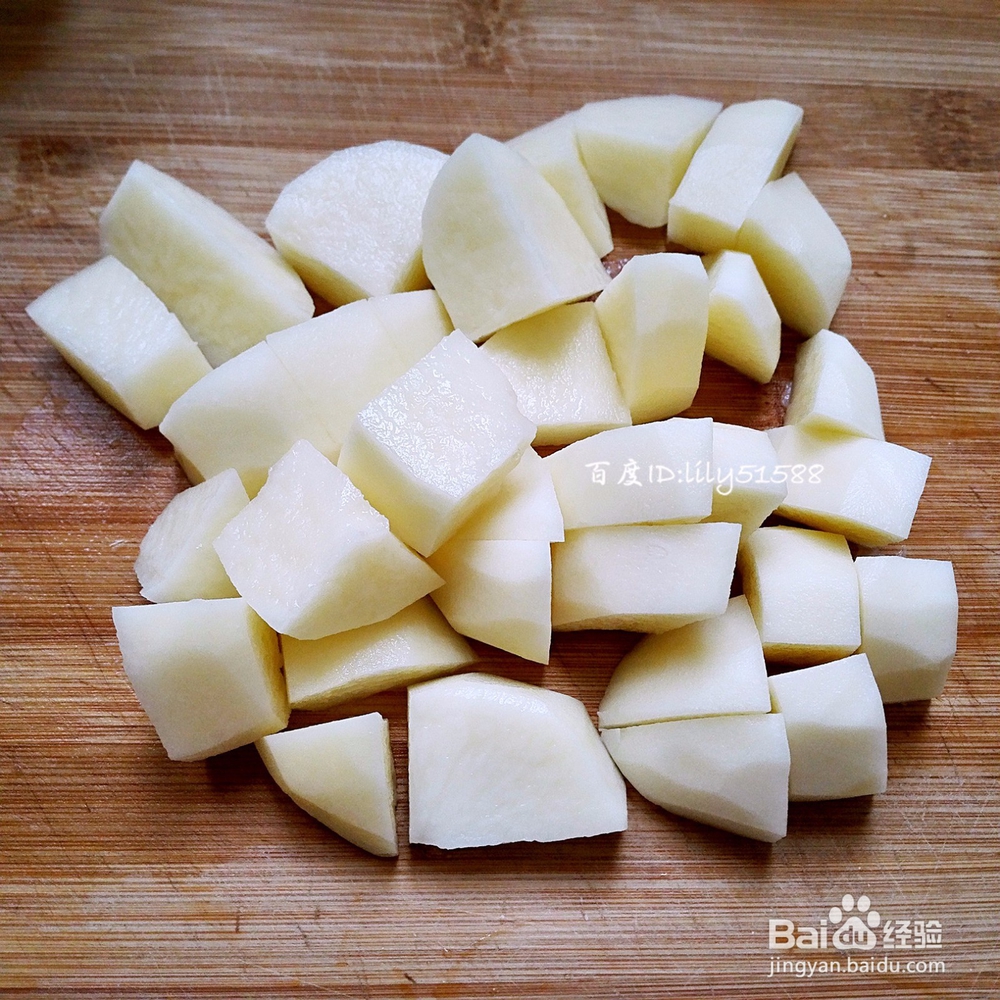 腊猪尾巴怎么做好吃？熏好的猪尾巴炖汤做法