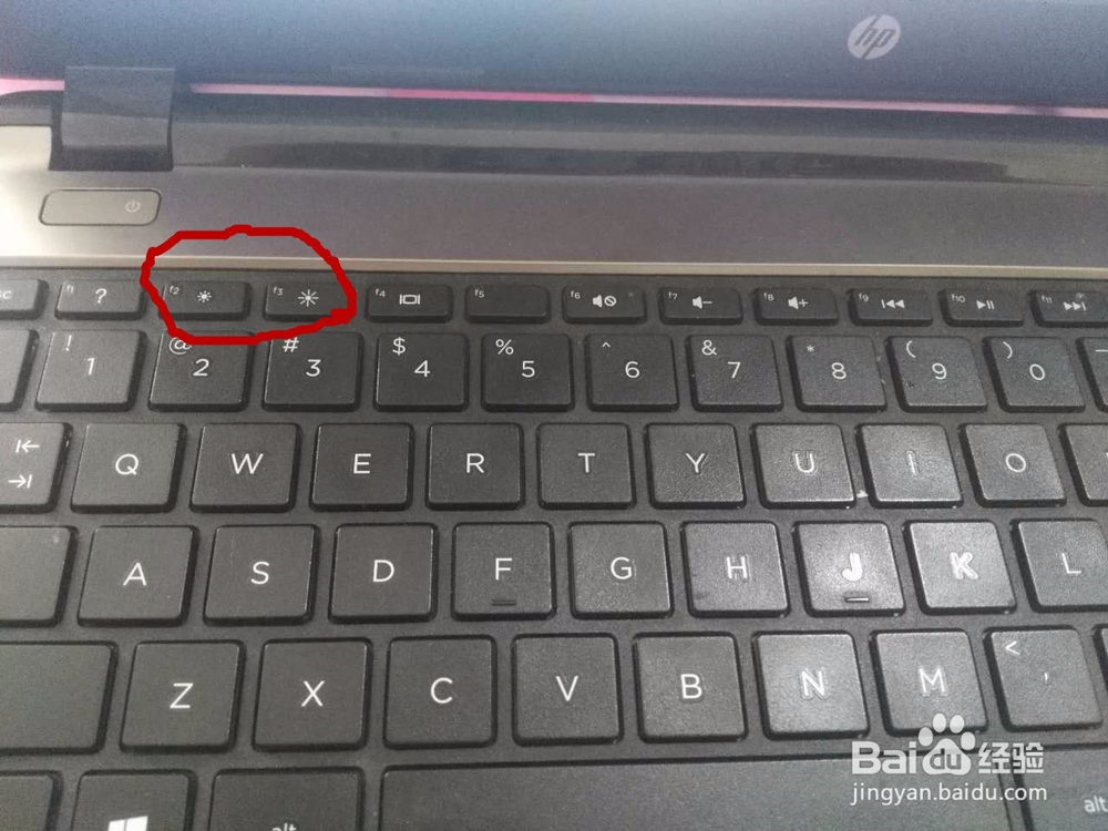 怎么调节笔记本的屏幕亮度?