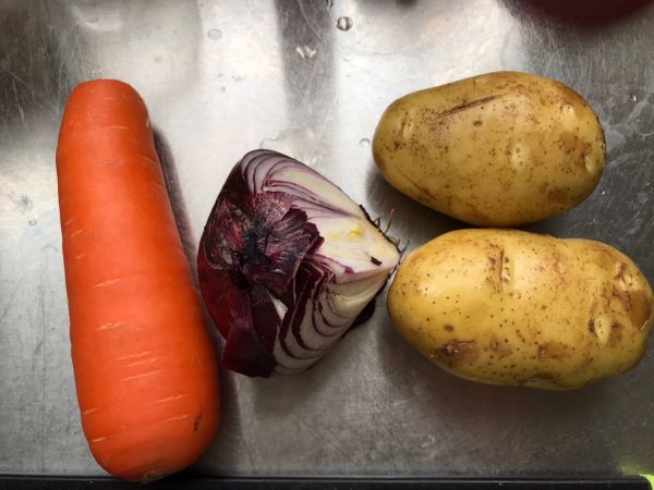 胡萝卜土豆炖牛腩