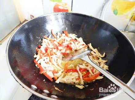 自制蘑菇鸡肉肠披萨的做法