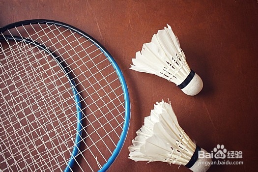 羽毛球双打时应该怎么防守