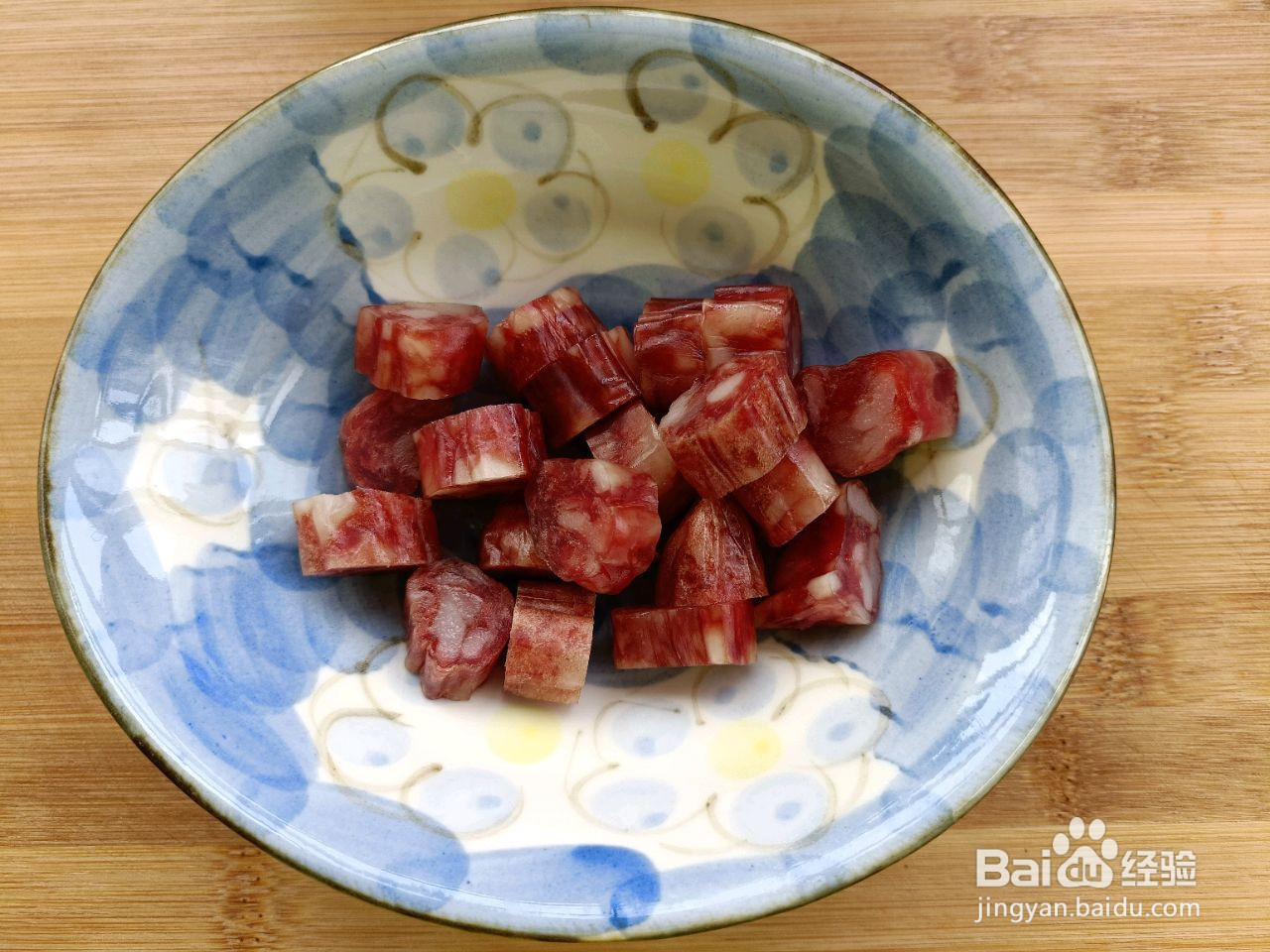 板栗腊肠香菇煲仔饭的做法