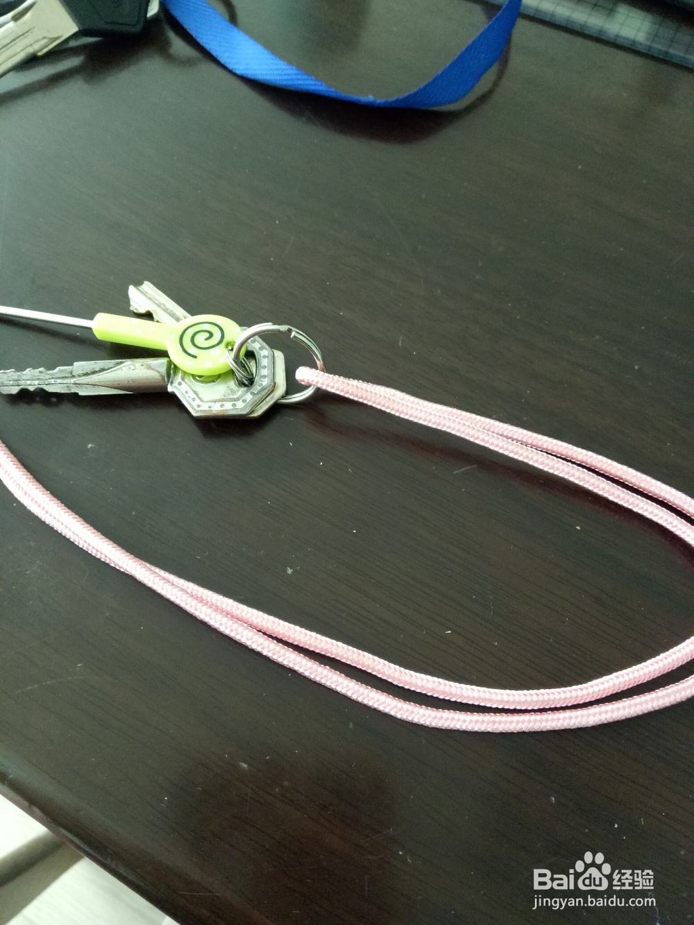 教大家如何用花绳编钥匙扣