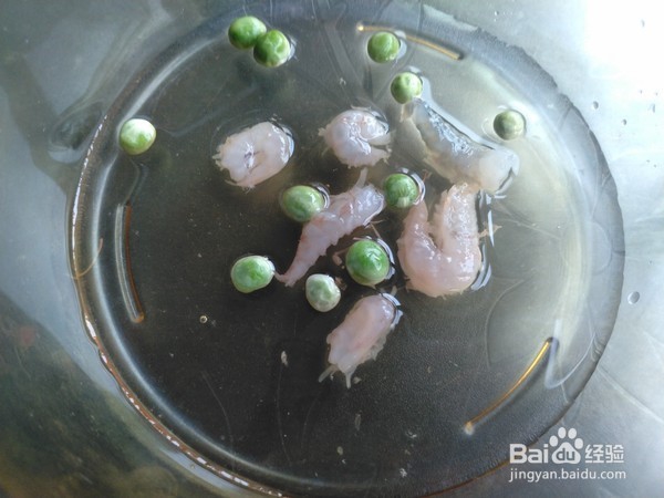 制作美味的虾仁蒸鸡蛋