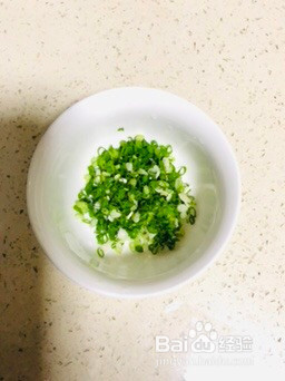 西红柿菌菇排骨汤的做法