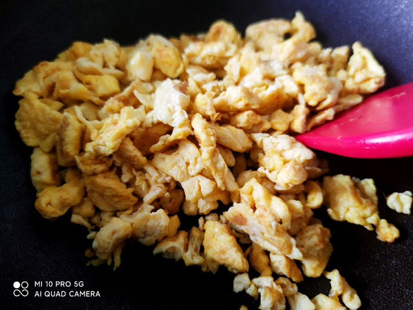黑全麦粉鸡蛋韭菜山药粉条馅素饺子