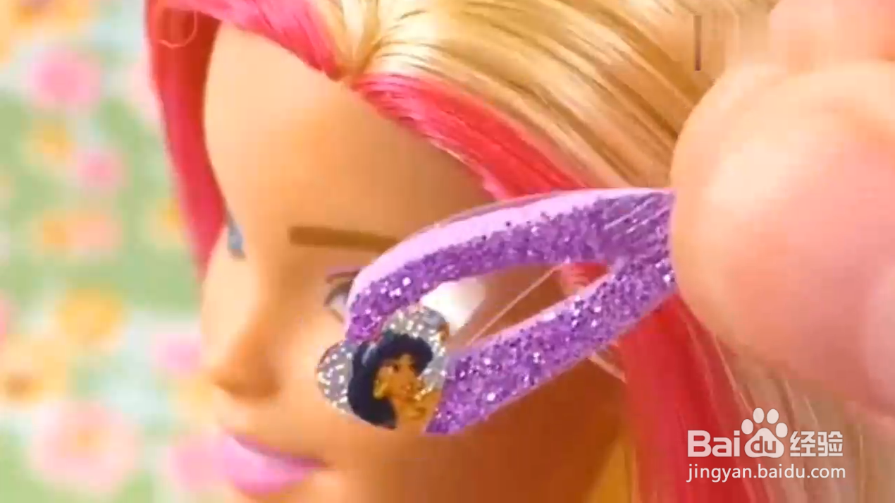 怎样给芭比娃娃做发卡