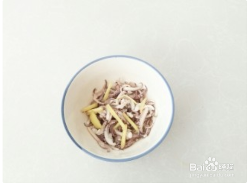 制作酱爆鱿鱼丝