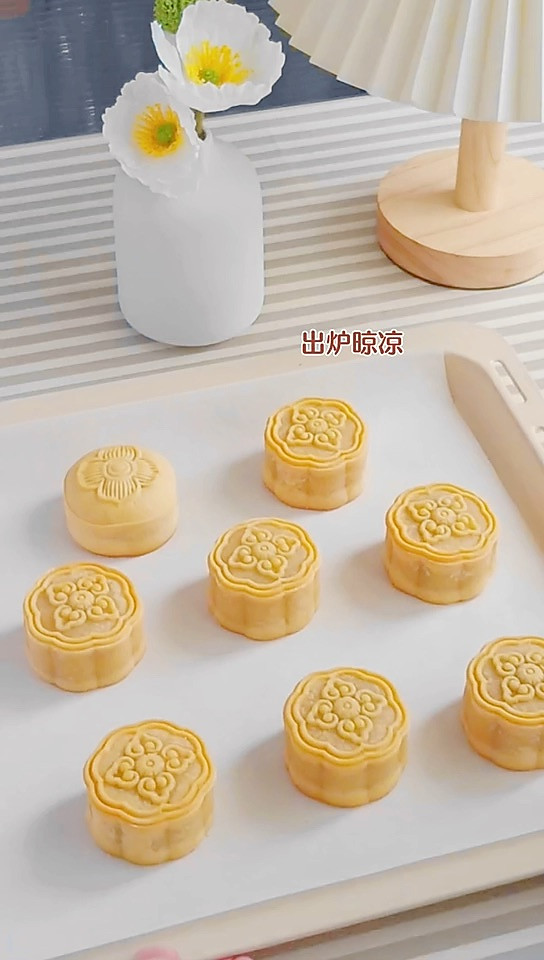 柠香冬翅广式月饼