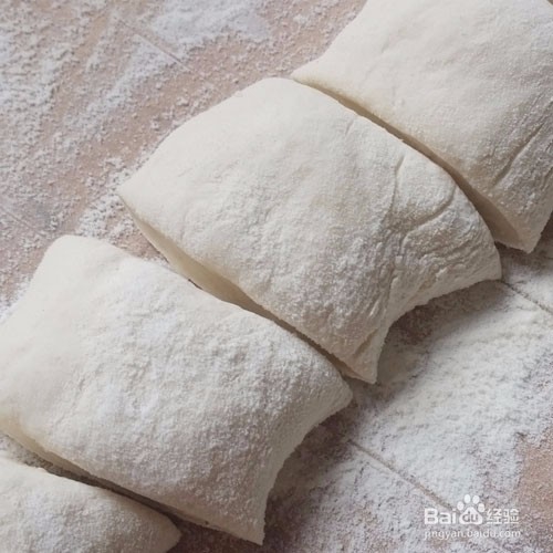 馅饼的家常做法之香干芹菜饼