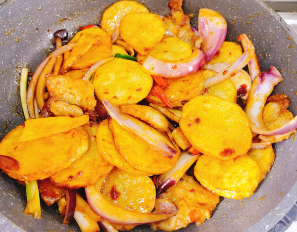 川味干锅土豆五花肉