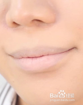 魅惑美妆：新手怎么样画出干净的红唇妆