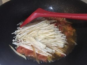 怎么做美味的西红柿金针菇汤