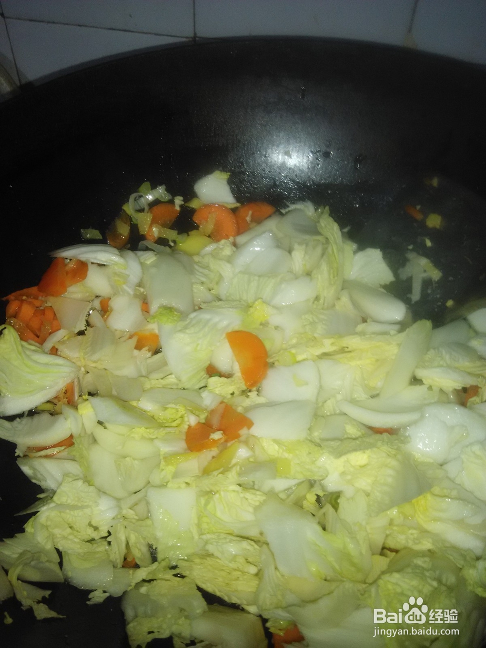 土豆片炒胡萝卜和白菜片