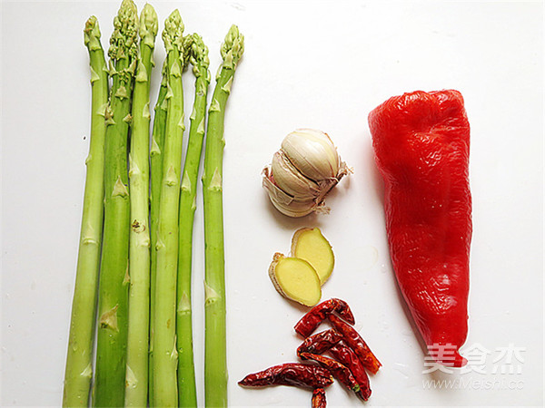 芦笋炒虾仁的做法