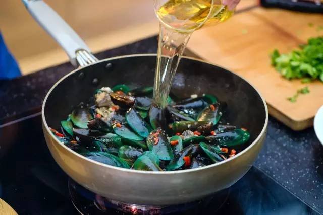 啤酒青口的做法，妈妈们快学学吧！