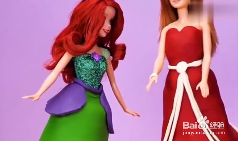 如何给芭比娃娃做东西