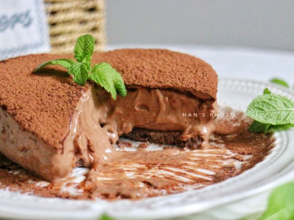 椰香巧克力脆珠慕斯