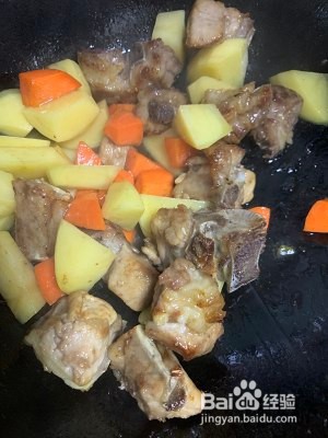 食补佳品排骨烧土豆