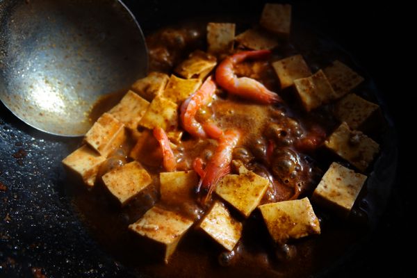沙茶虾子煨豆腐