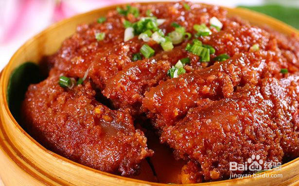 粉蒸肉是如何进行制作的