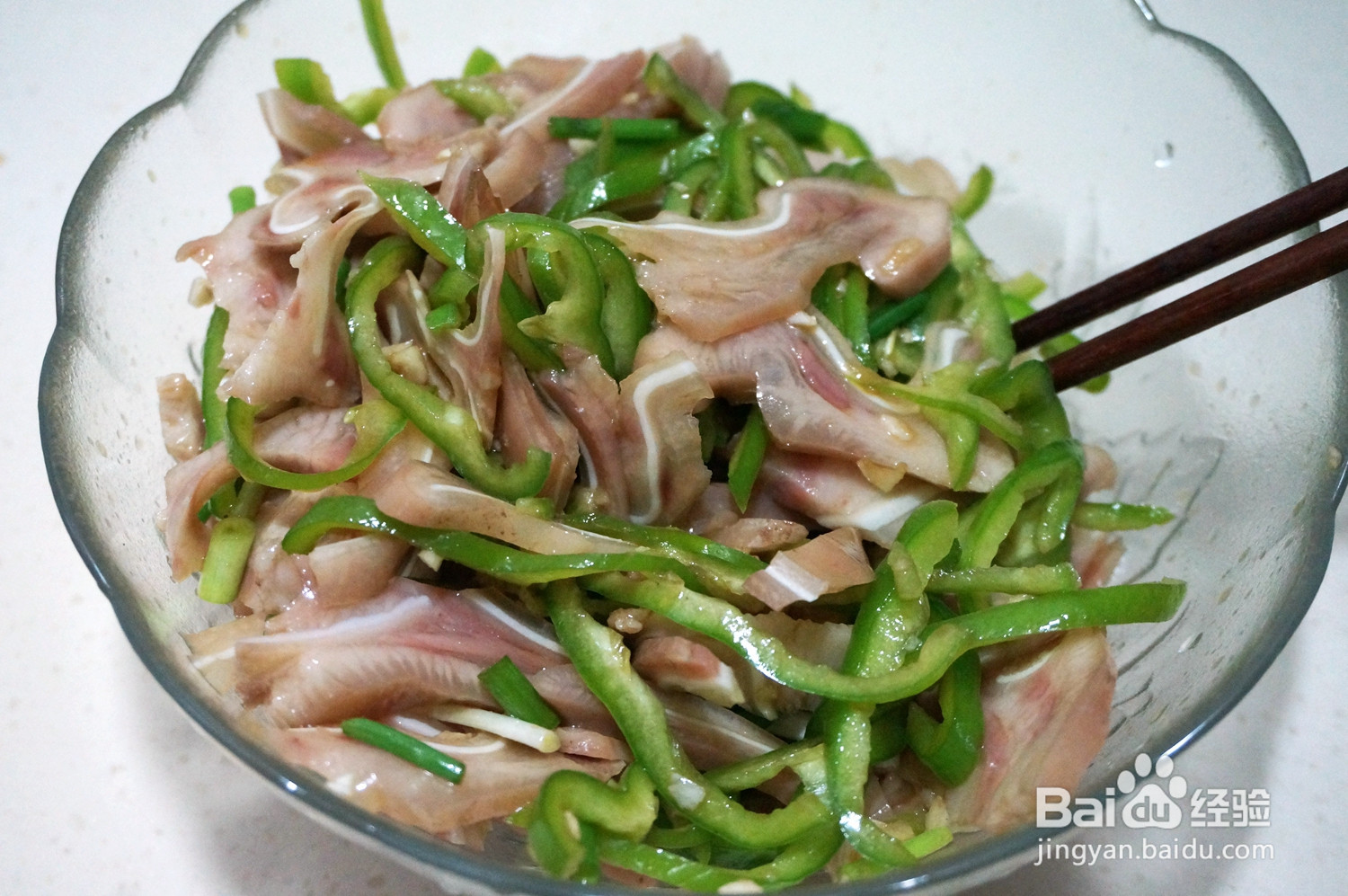 爽口开胃的凉拌猪耳丝的做法