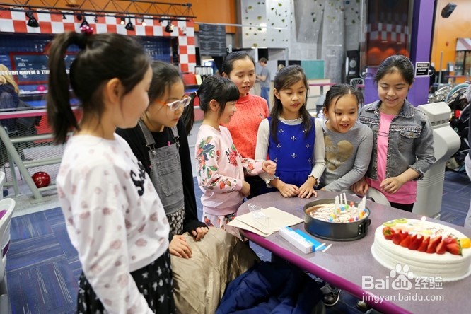 在保龄球馆办生日会注意事项