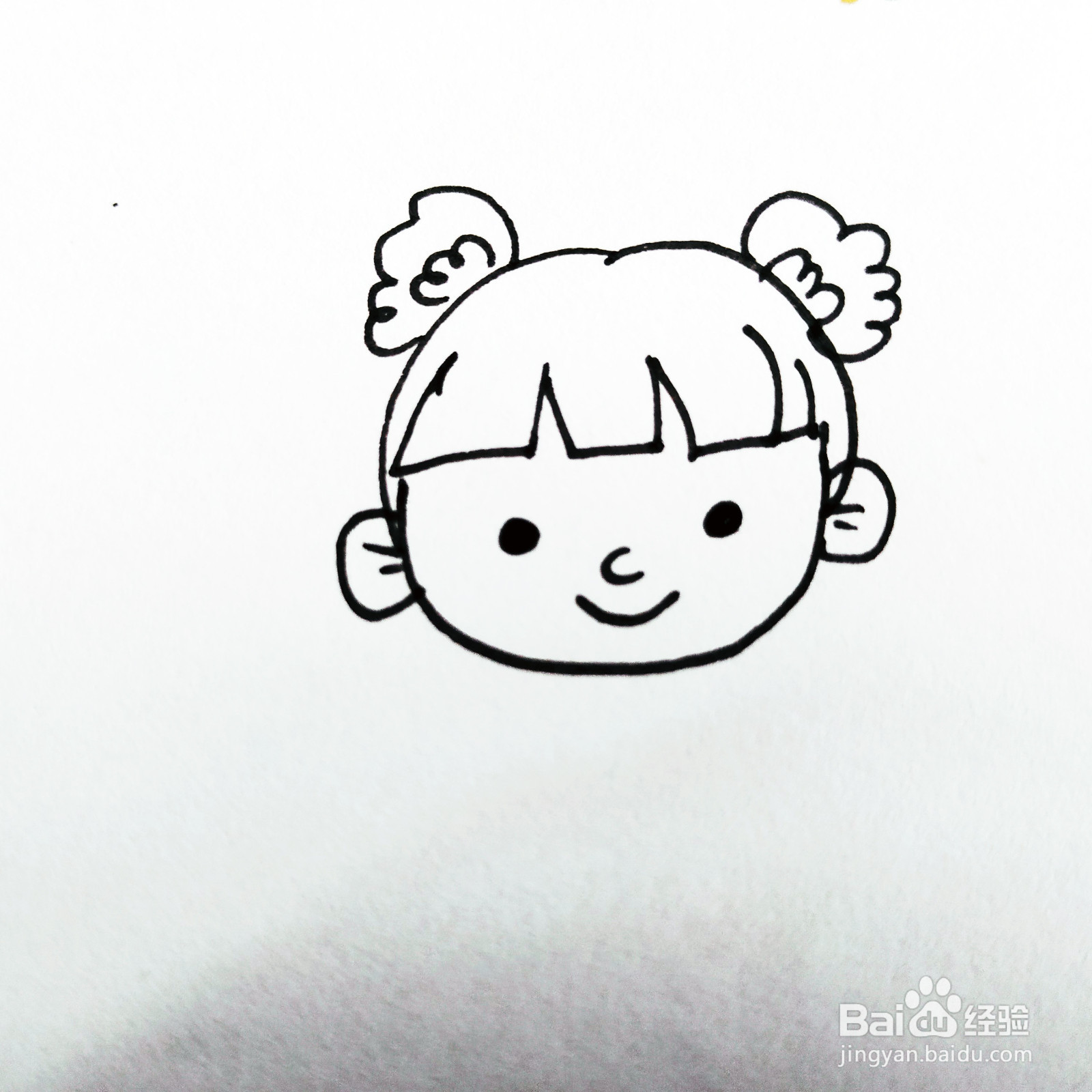 如何来画一位卡通美丽的女孩简笔画呢